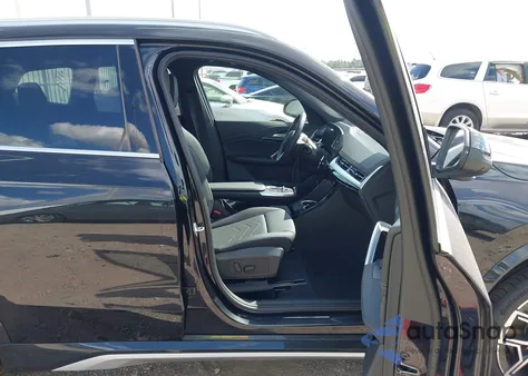 2025 BMW X1 xDrive28I z USA, uszkodzony, nr VIN WBX73EF08S5384628